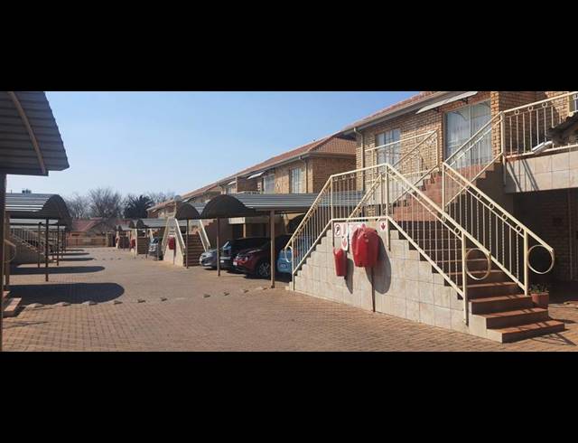 2 BEDROOM PROPERTY TO RENT IN HELIKONPARK